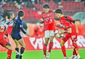 哈洛贾特对决精彩瞬间回顾与战术分析全面解读